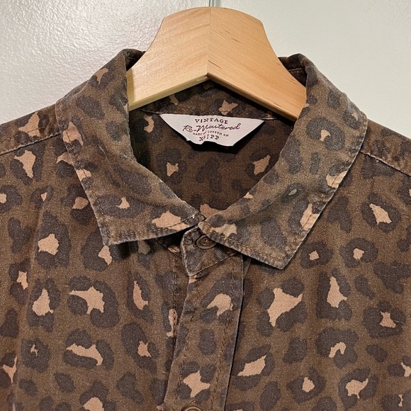 Vintage Re-Mastered Leopard Print Button-Up Shirt Unisex XS - Picture 5 of 13